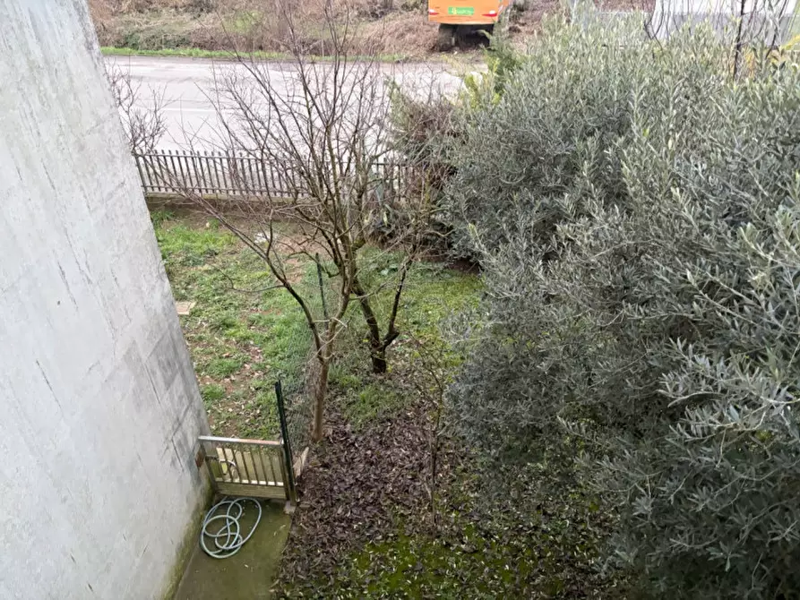 Immagine 25 di Casa trifamiliare in vendita  in Viale Largo Europa, 37 a Poiana Maggiore