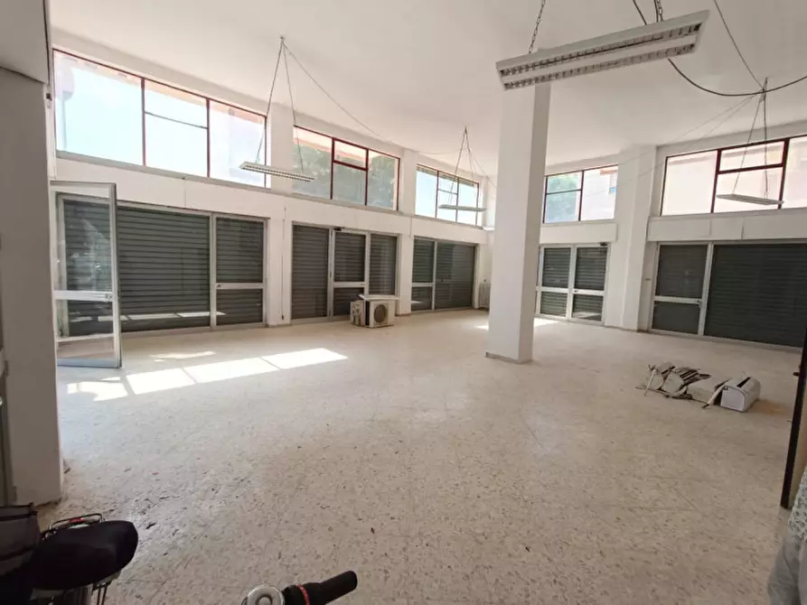 Immagine 4 di Negozio in affitto  in viale aldo moro a Andria