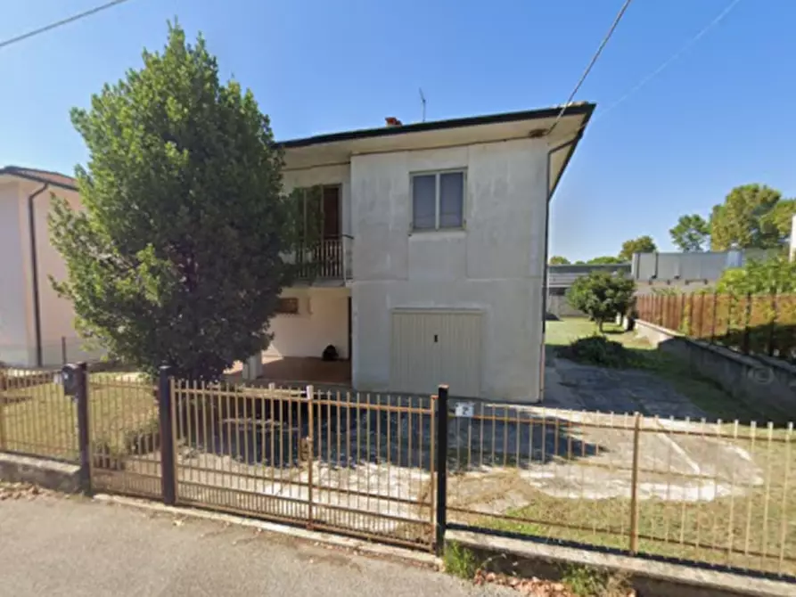 Immagine 3 di Casa indipendente in vendita  in Via Luigi Einaudi, 2 a Montecchio Maggiore