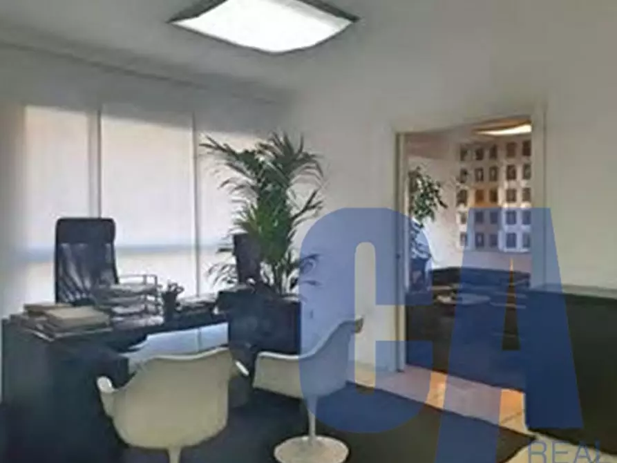 Immagine 3 di Attività commerciale in affitto  in VIA CONSERVATORIO a Milano