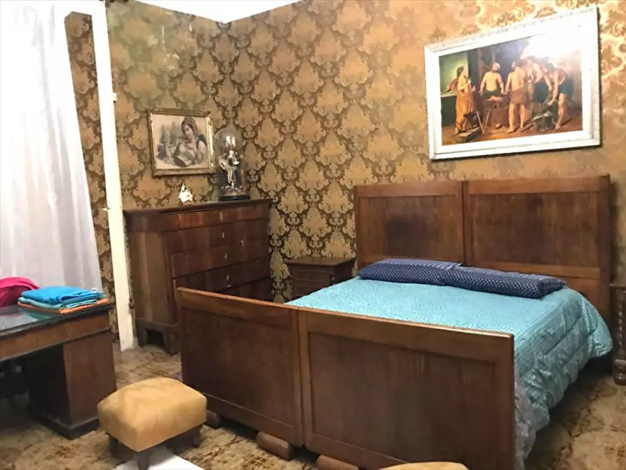 Immagine 11 di Appartamento in vendita  in Via Pollichino a Randazzo