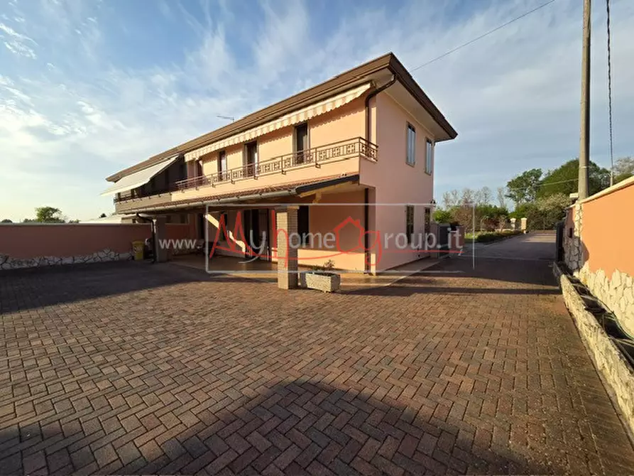 Immagine 2 di Casa bifamiliare in vendita  in Via Rondinelle a Selvazzano Dentro