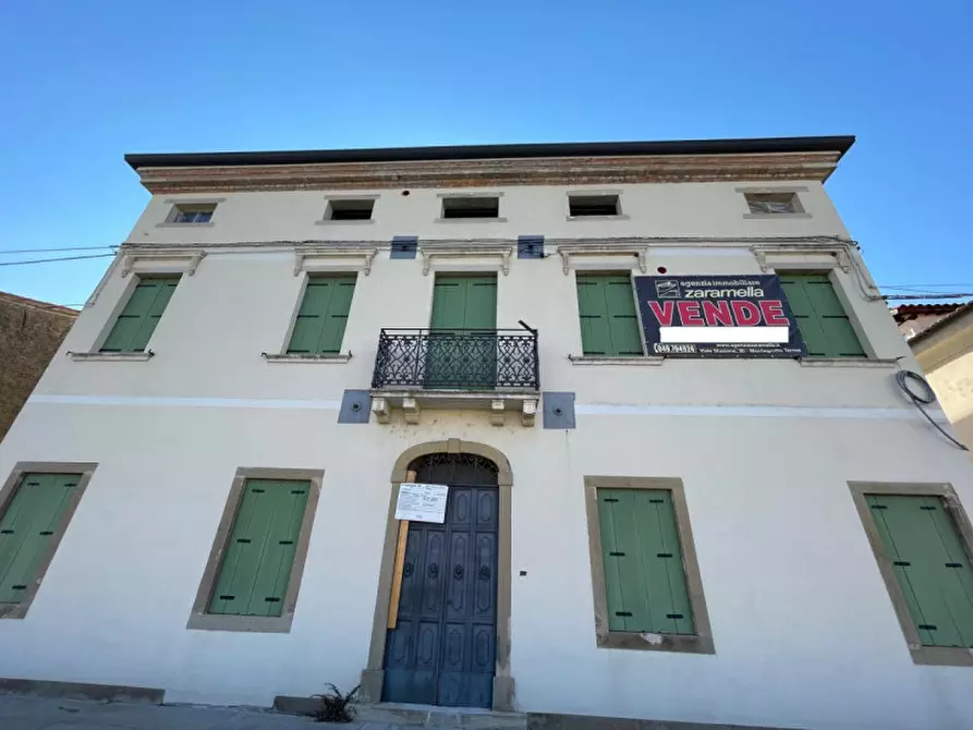 Immagine 12 di Appartamento in vendita  in Via Terme 78 a Battaglia Terme