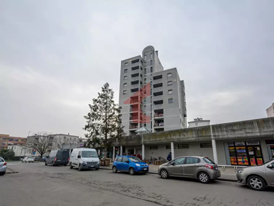 Immagine 1 di Appartamento in vendita  in Via Veterani dello Sport, 3 a Parma