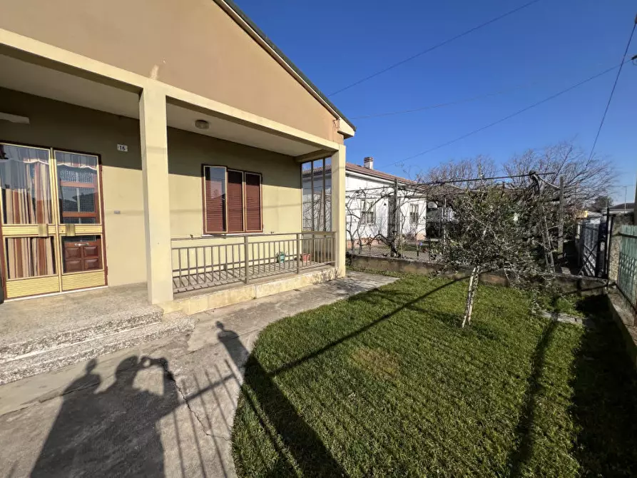 Immagine 2 di Casa indipendente in vendita  in via pastrengo, 16 a Legnago
