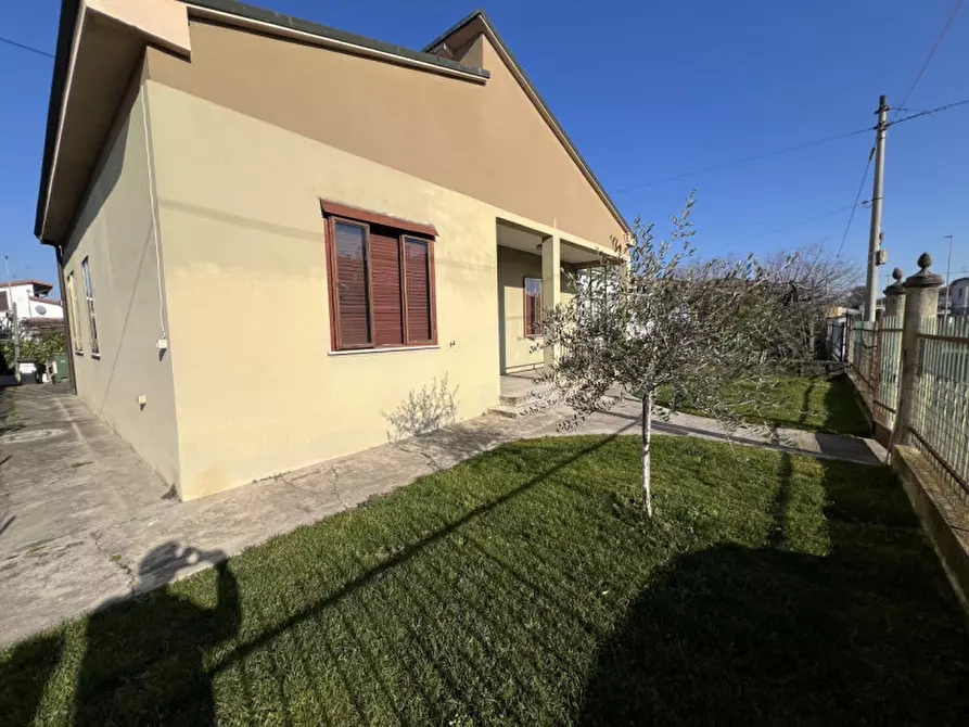Immagine 3 di Casa indipendente in vendita  in via pastrengo, 16 a Legnago