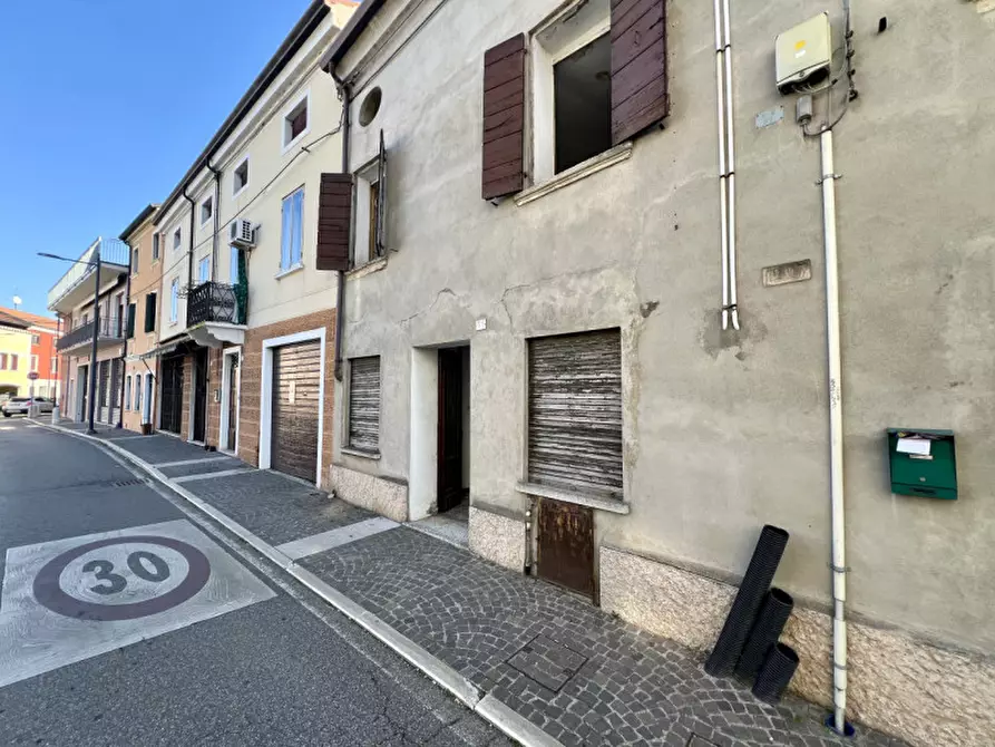 Immagine 2 di Villetta a schiera in vendita  in via corrubio, 11 a Legnago