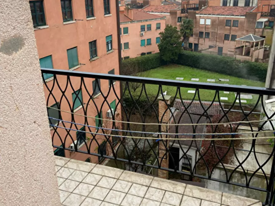 Immagine 1 di Appartamento in vendita  in Sestiere Cannaregio a Venezia