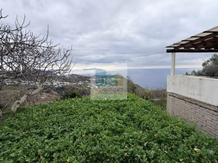 Immagine 3 di Casa indipendente in vendita  in piazza iv novembre a Serrara Fontana