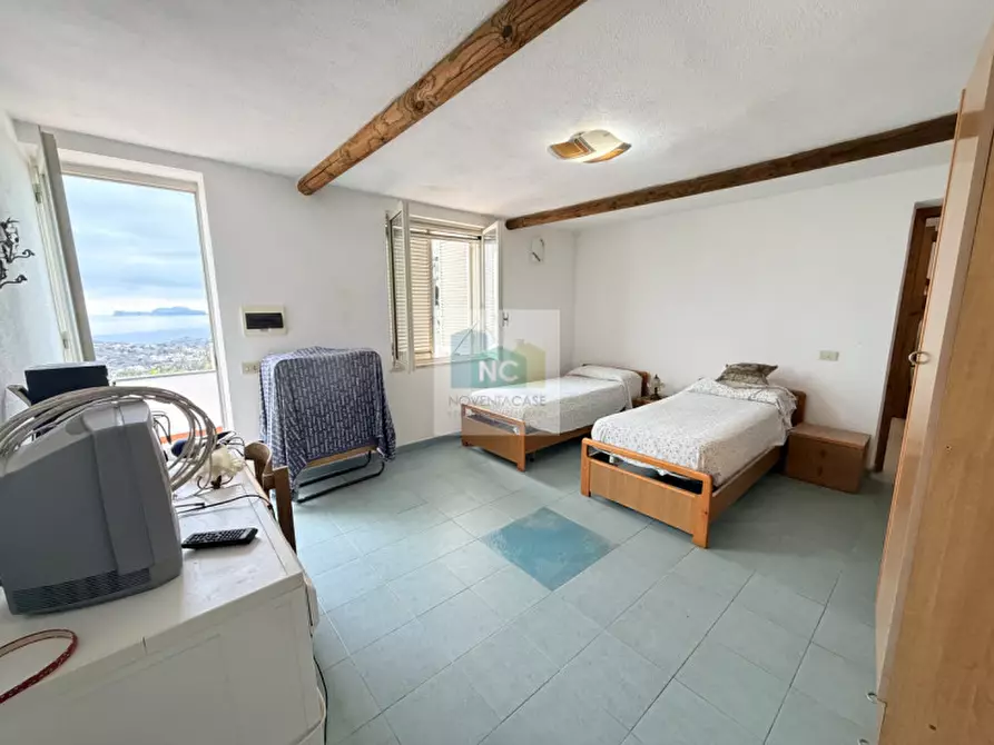 Immagine 15 di Casa indipendente in vendita  in piazza iv novembre a Serrara Fontana