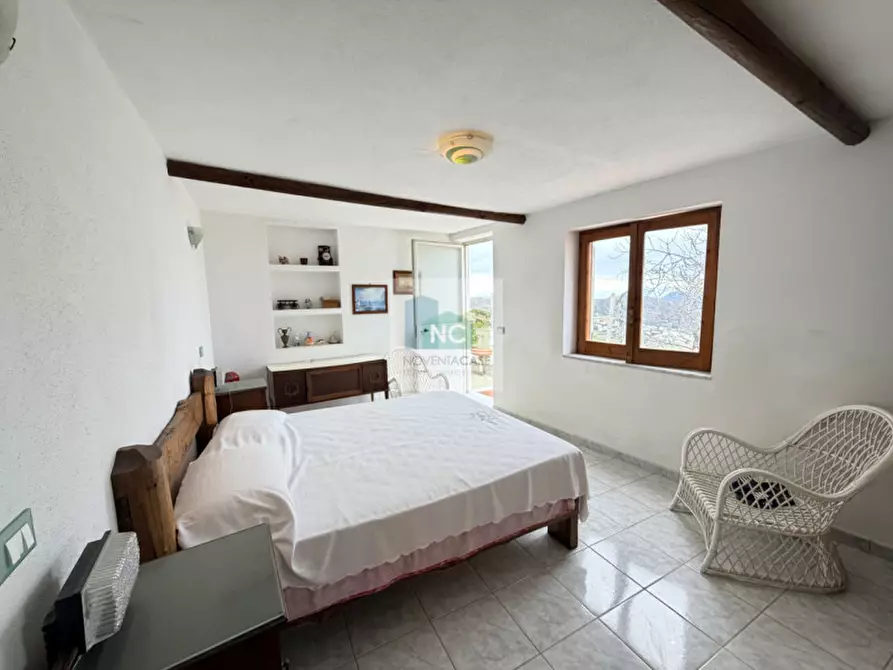 Immagine 17 di Casa indipendente in vendita  in piazza iv novembre a Serrara Fontana