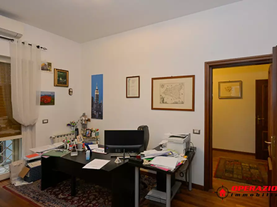 Immagine 15 di Appartamento in vendita  in Via Pompeo Trogo a Roma