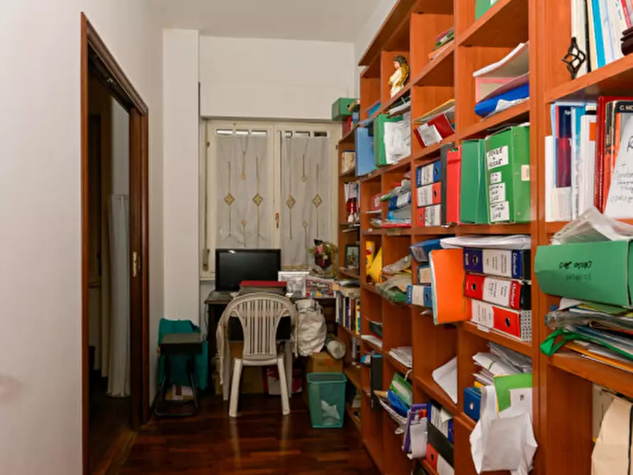 Immagine 17 di Appartamento in vendita  in Via Pompeo Trogo a Roma