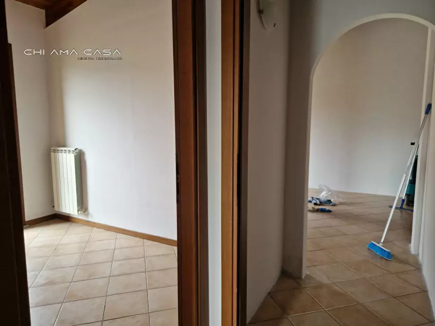 Immagine 4 di Appartamento in vendita  in via molini a Monteciccardo