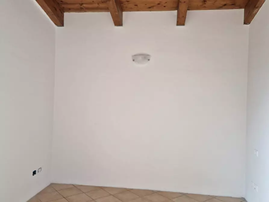 Immagine 12 di Appartamento in vendita  in via molini a Monteciccardo