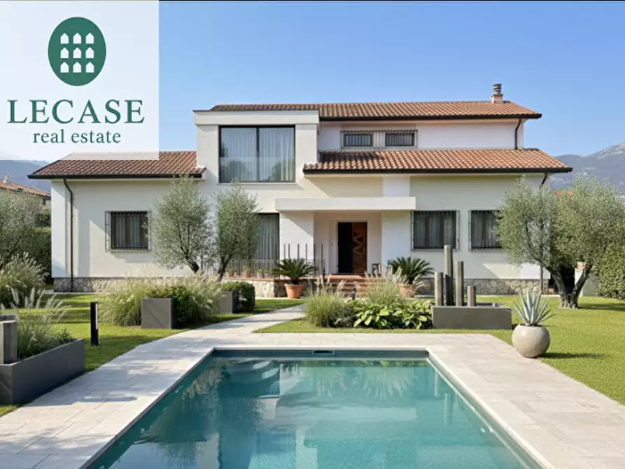 Immagine 1 di Villa in vendita  in Via Giuseppe Viner 20 a Forte Dei Marmi