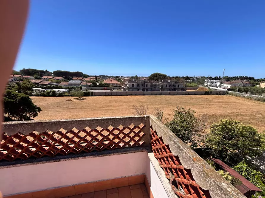 Immagine 1 di Appartamento in vendita  in Via Massimo D'Azeglio a Anzio