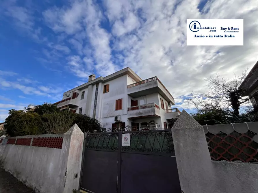 Immagine 1 di Appartamento in vendita  in Via Massimo D'Azeglio a Anzio