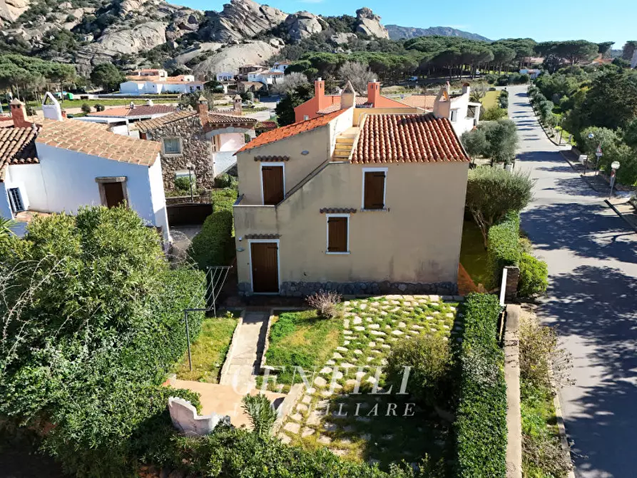 Immagine 25 di Villa in vendita  in Via del Tiglio a Arzachena