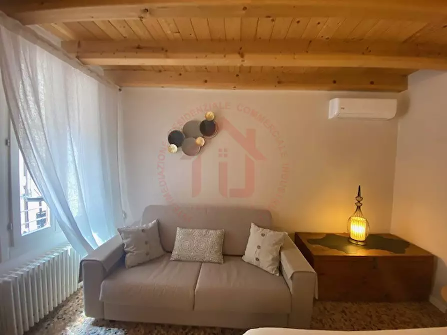 Immagine 6 di Loft/Open space in vendita  a Bassano Del Grappa