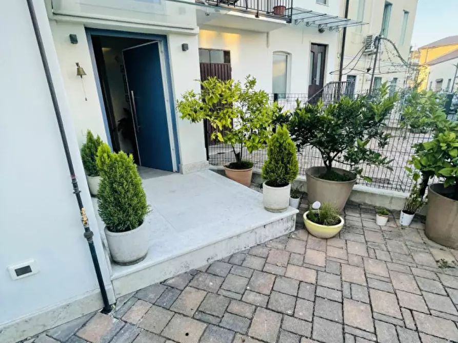 Immagine 2 di Appartamento in vendita  in VIALE D’ANNUNZIO a Vicenza