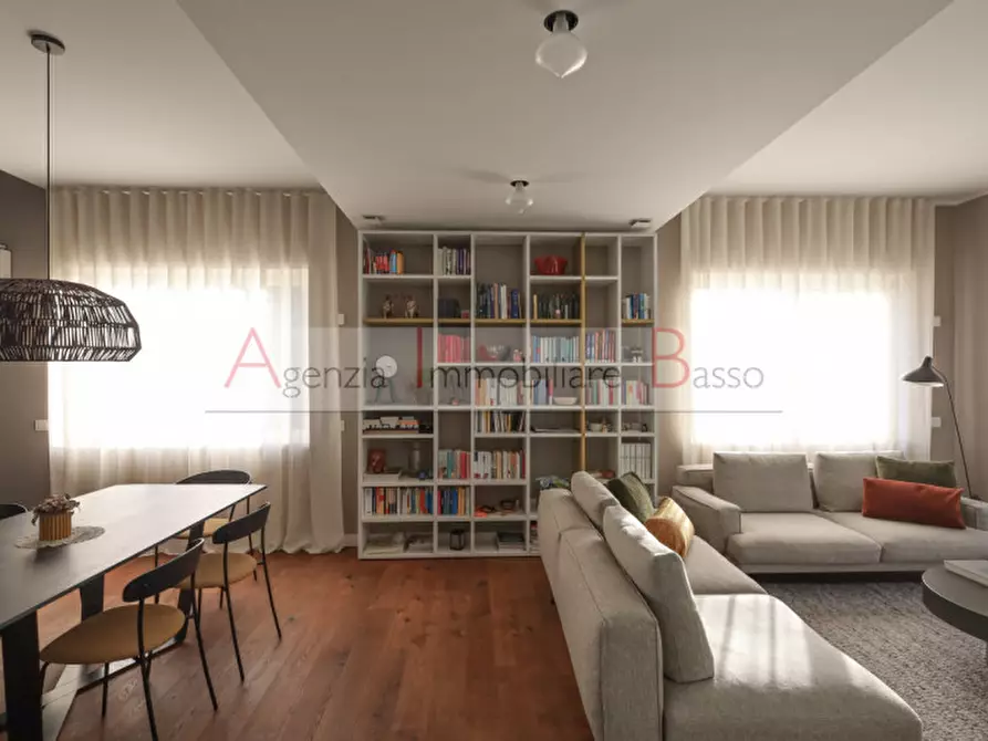 Immagine 1 di Casa bifamiliare in vendita  in VIA BUZZACCARINI a Padova