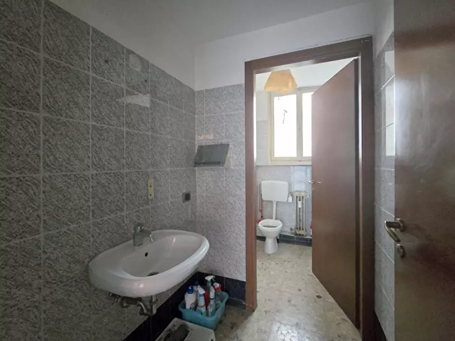 Immagine 14 di Negozio in vendita  in VIA CIARDI 6a a Treviso