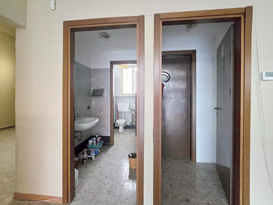 Immagine 17 di Negozio in vendita  in VIA CIARDI 6a a Treviso