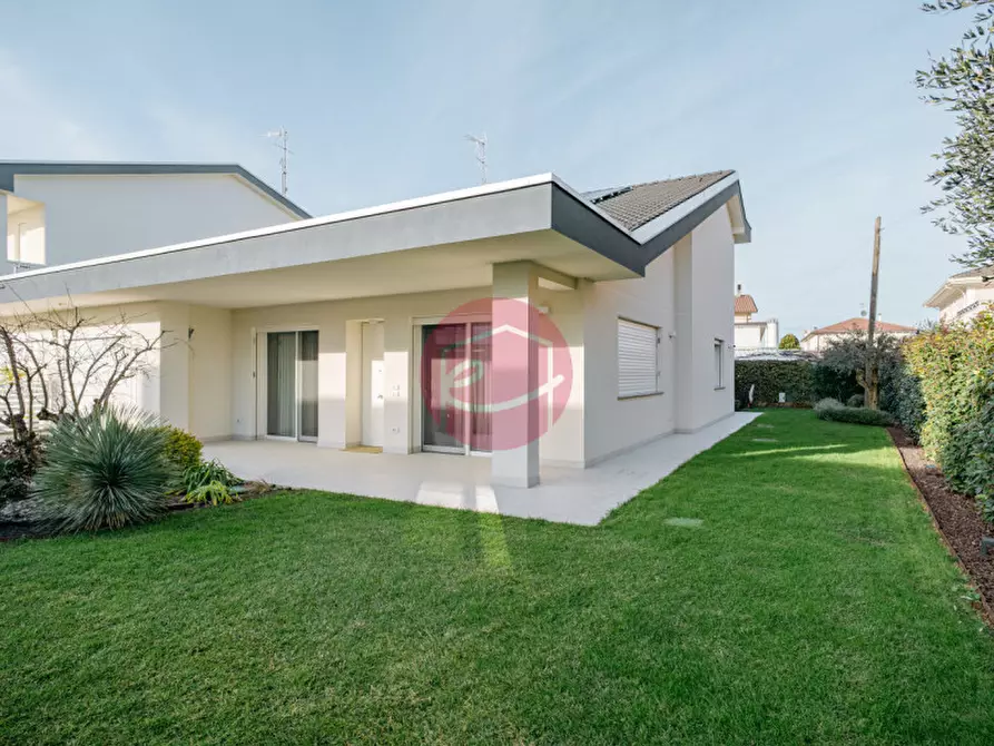 Immagine 1 di Villa in vendita  in Via Marino Della Pasqua a Santarcangelo Di Romagna