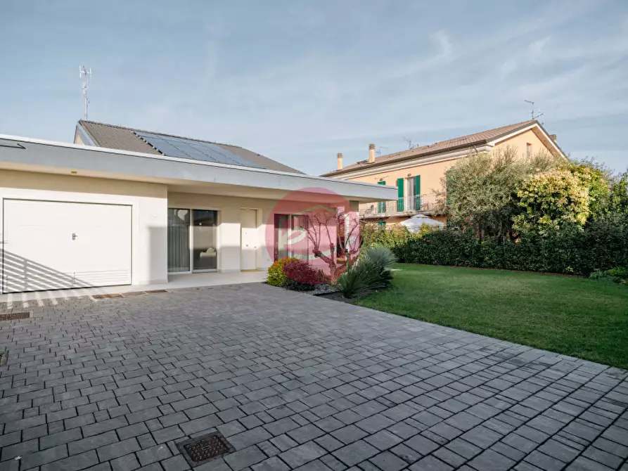 Immagine 3 di Villa in vendita  in Via Marino Della Pasqua a Santarcangelo Di Romagna