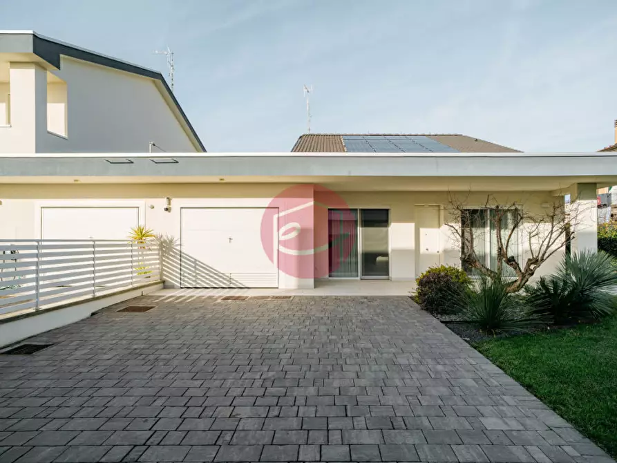 Immagine 9 di Villa in vendita  in Via Marino Della Pasqua a Santarcangelo Di Romagna