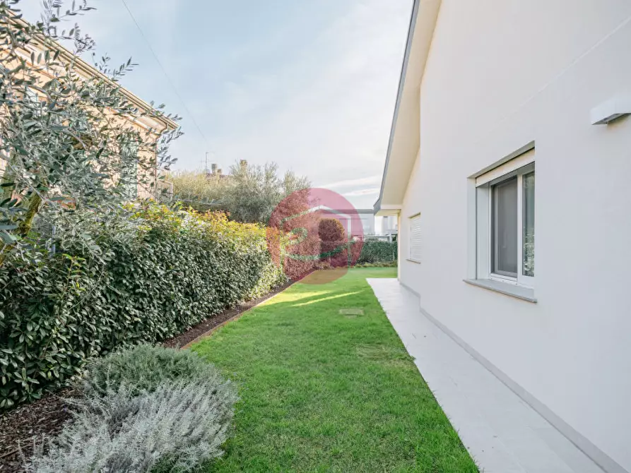 Immagine 11 di Villa in vendita  in Via Marino Della Pasqua a Santarcangelo Di Romagna