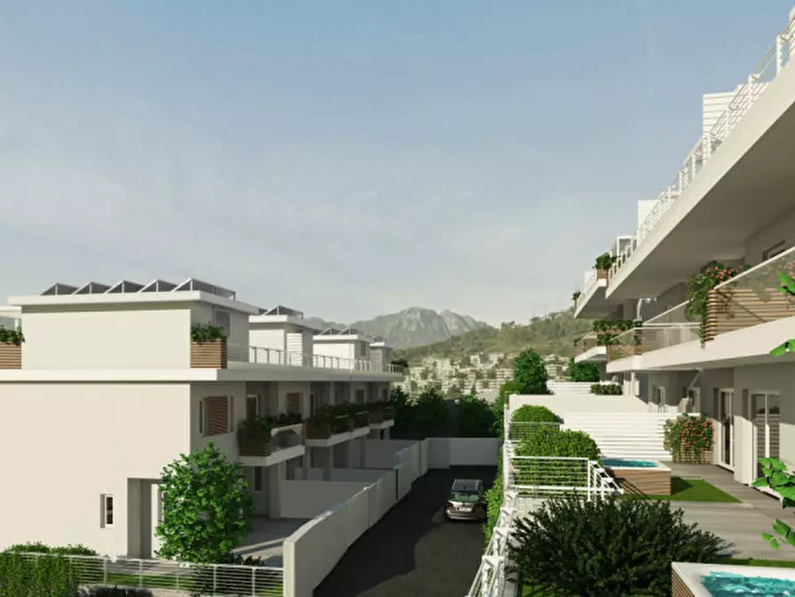 Immagine 2 di Villa in vendita  in via Zoccoli a Salerno