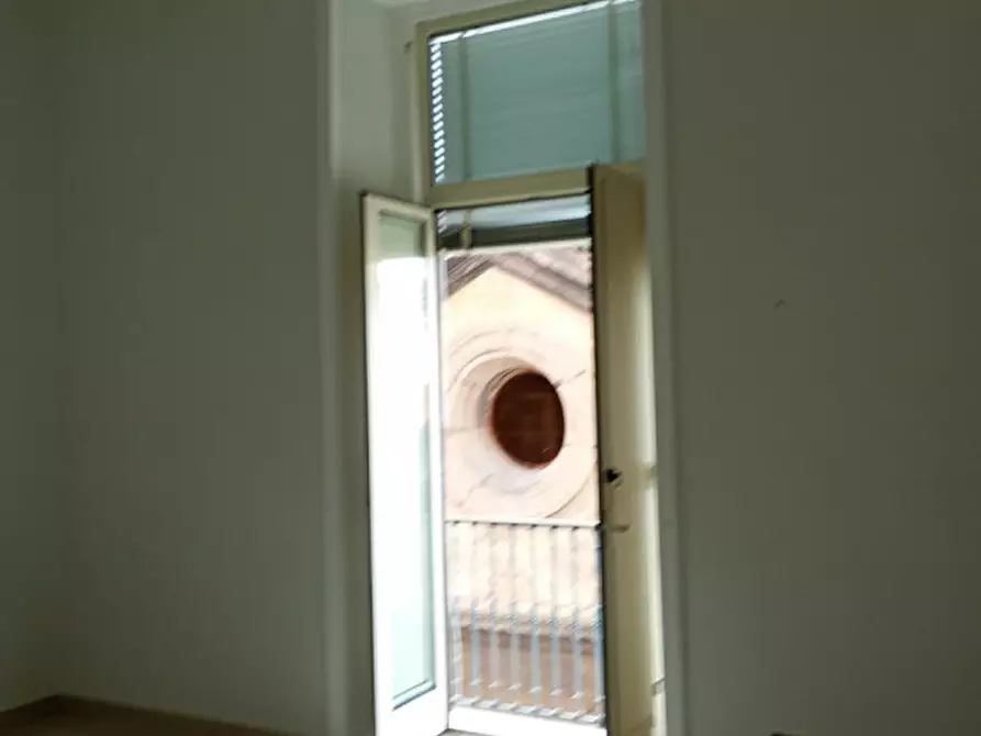 Immagine 9 di Camera in affitto  in via giovanni paladino 4 a Napoli