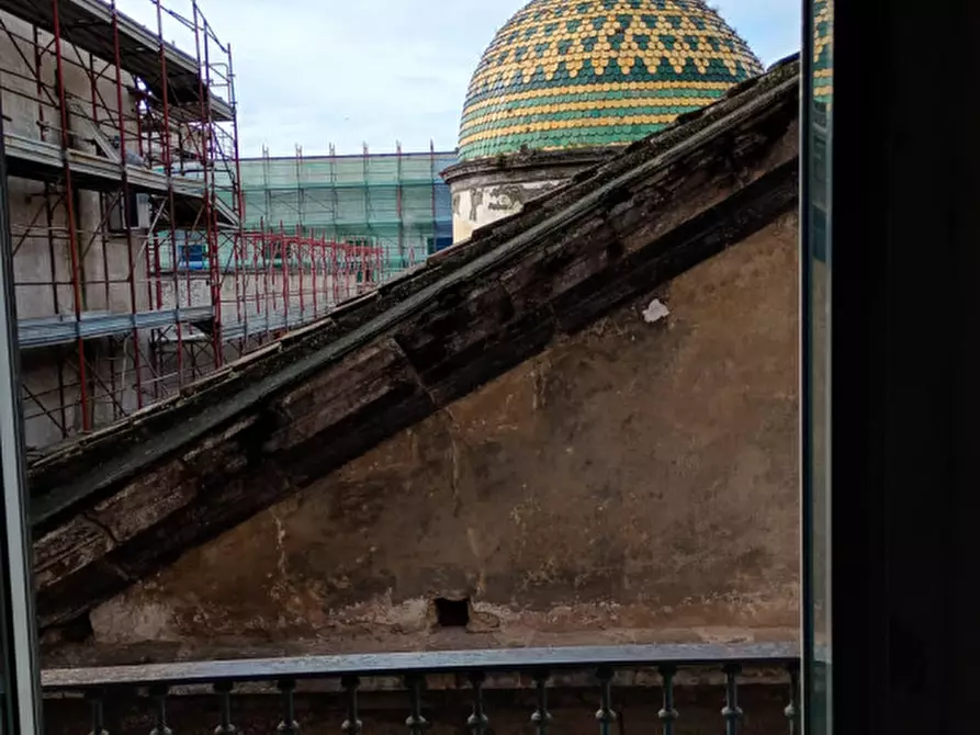 Immagine 33 di Camera in affitto  in via giovanni paladino 4 a Napoli