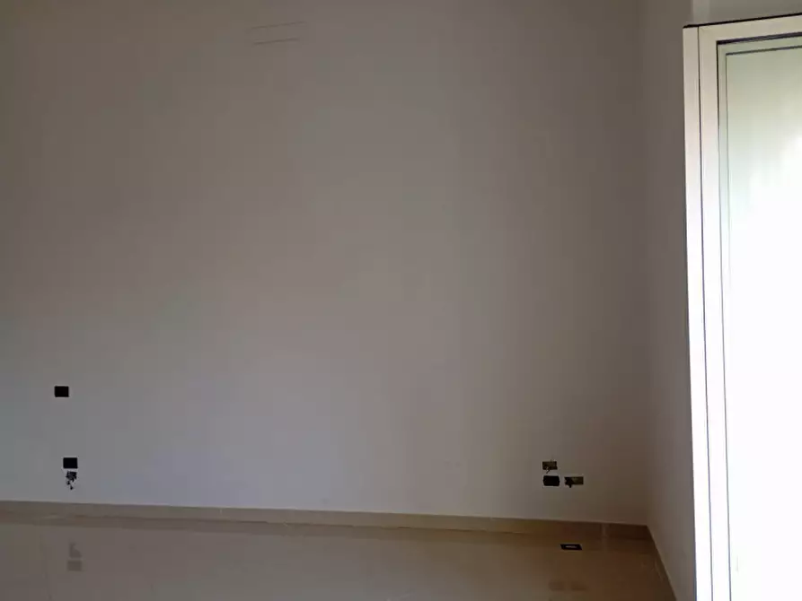 Immagine 41 di Camera in affitto  in via giovanni paladino 4 a Napoli