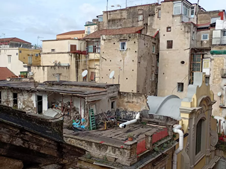 Immagine 43 di Camera in affitto  in via giovanni paladino 4 a Napoli