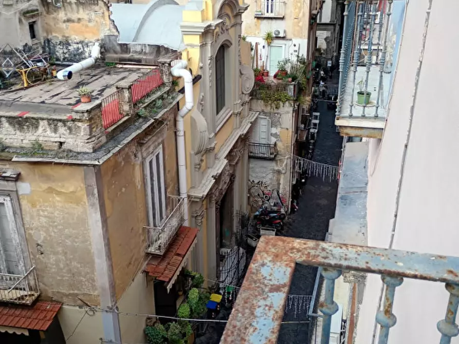 Immagine 44 di Camera in affitto  in via giovanni paladino 4 a Napoli