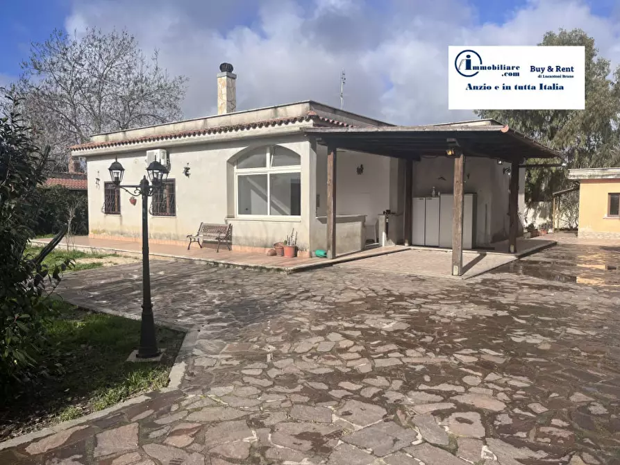 Immagine 1 di Casa indipendente in vendita  in VIA ETNA a Aprilia
