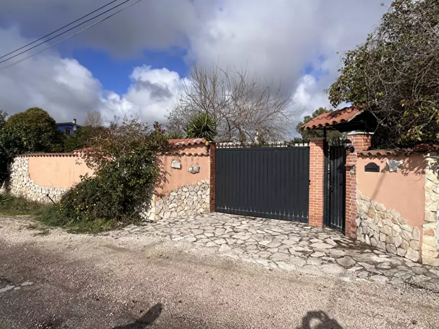 Immagine 2 di Casa indipendente in vendita  in VIA ETNA a Aprilia