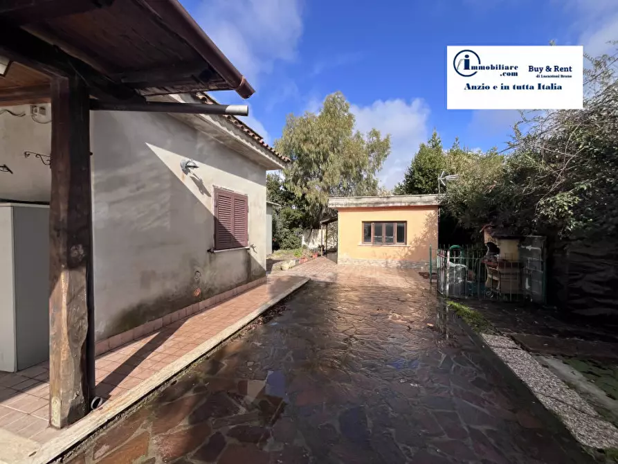 Immagine 3 di Casa indipendente in vendita  in VIA ETNA a Aprilia