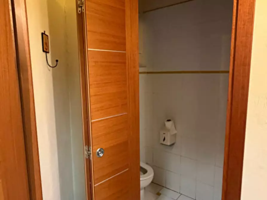 Immagine 9 di Ufficio in vendita  in CORSO MATTEOTTI ANCONA a Ancona