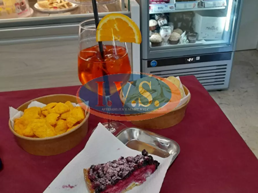 Immagine 1 di Attività commerciale in vendita  in Via Arzignano 9/11 a Vicenza