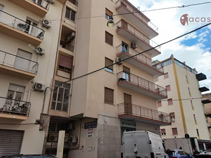 Immagine 1 di Garage in vendita  in Via Piave 138 a Palermo