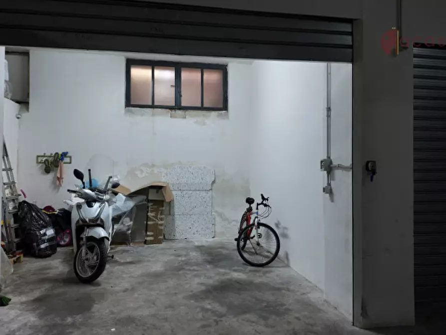 Immagine 3 di Garage in vendita  in Via Piave 138 a Palermo