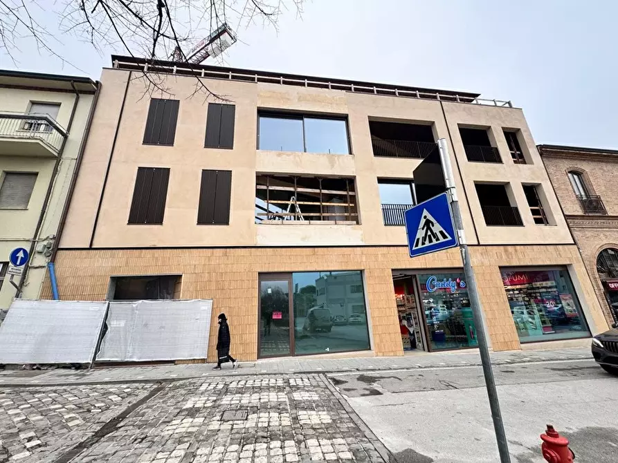 Immagine 1 di Attività commerciale in affitto  a Santarcangelo Di Romagna
