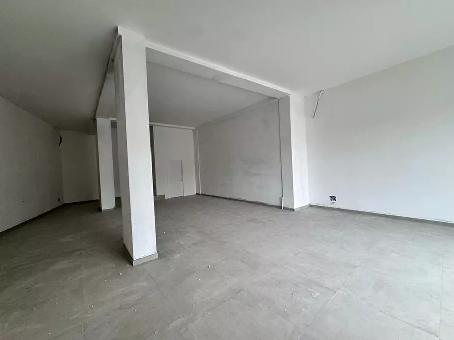 Immagine 12 di Attività commerciale in affitto  a Santarcangelo Di Romagna