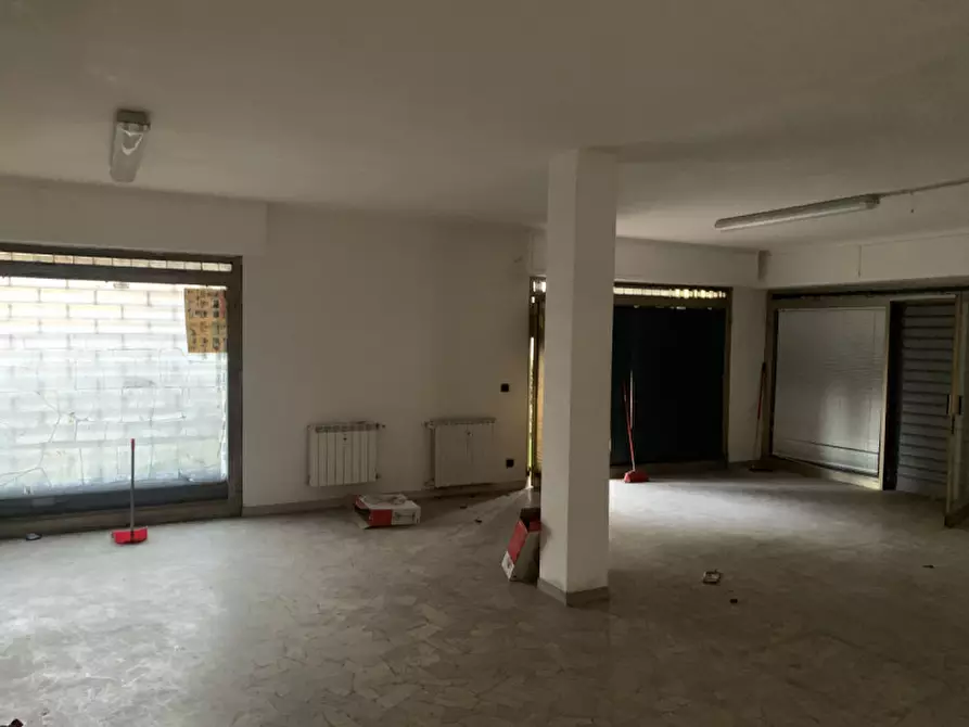 Immagine 1 di Negozio in vendita  in VIA FACCIOLI a Firenze