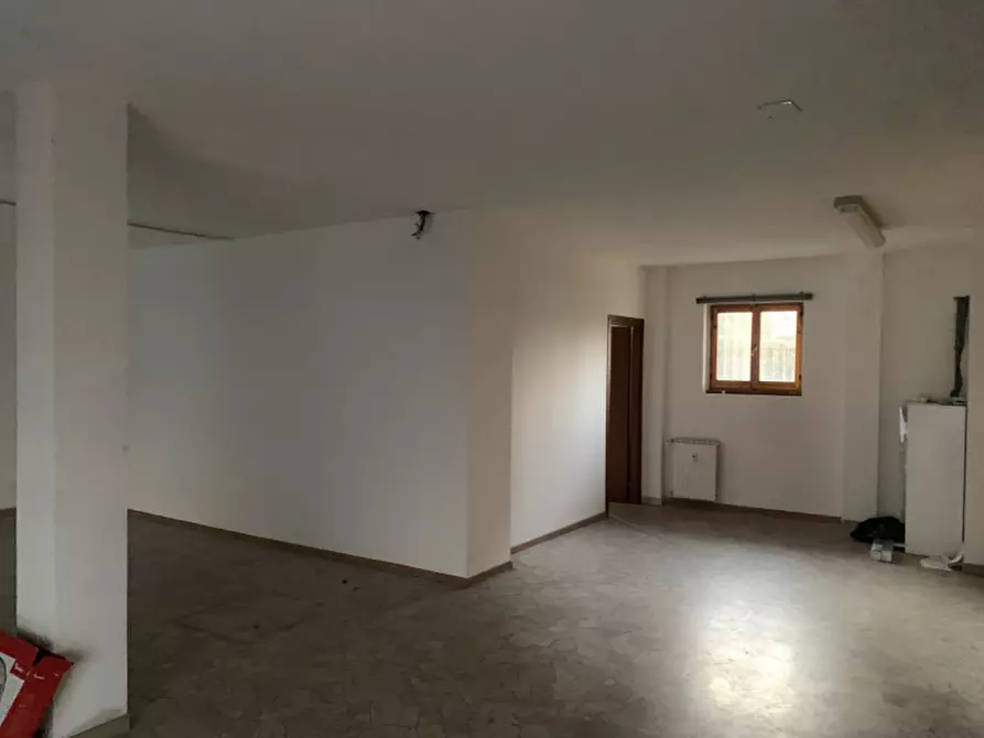 Immagine 2 di Negozio in vendita  in VIA FACCIOLI a Firenze