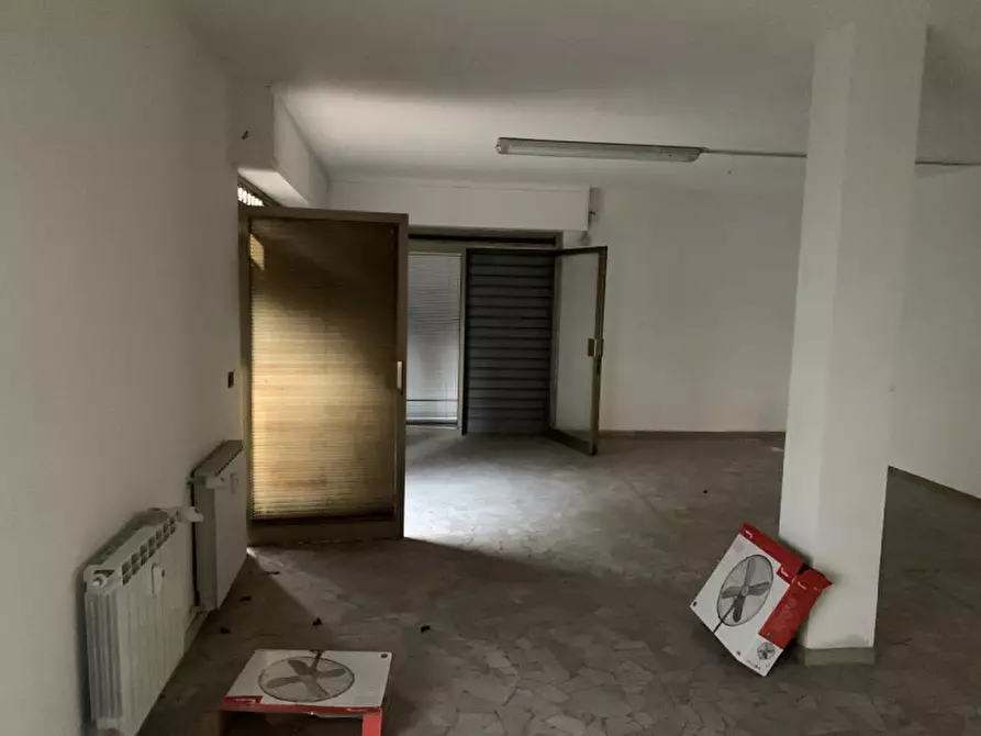 Immagine 3 di Negozio in vendita  in VIA FACCIOLI a Firenze